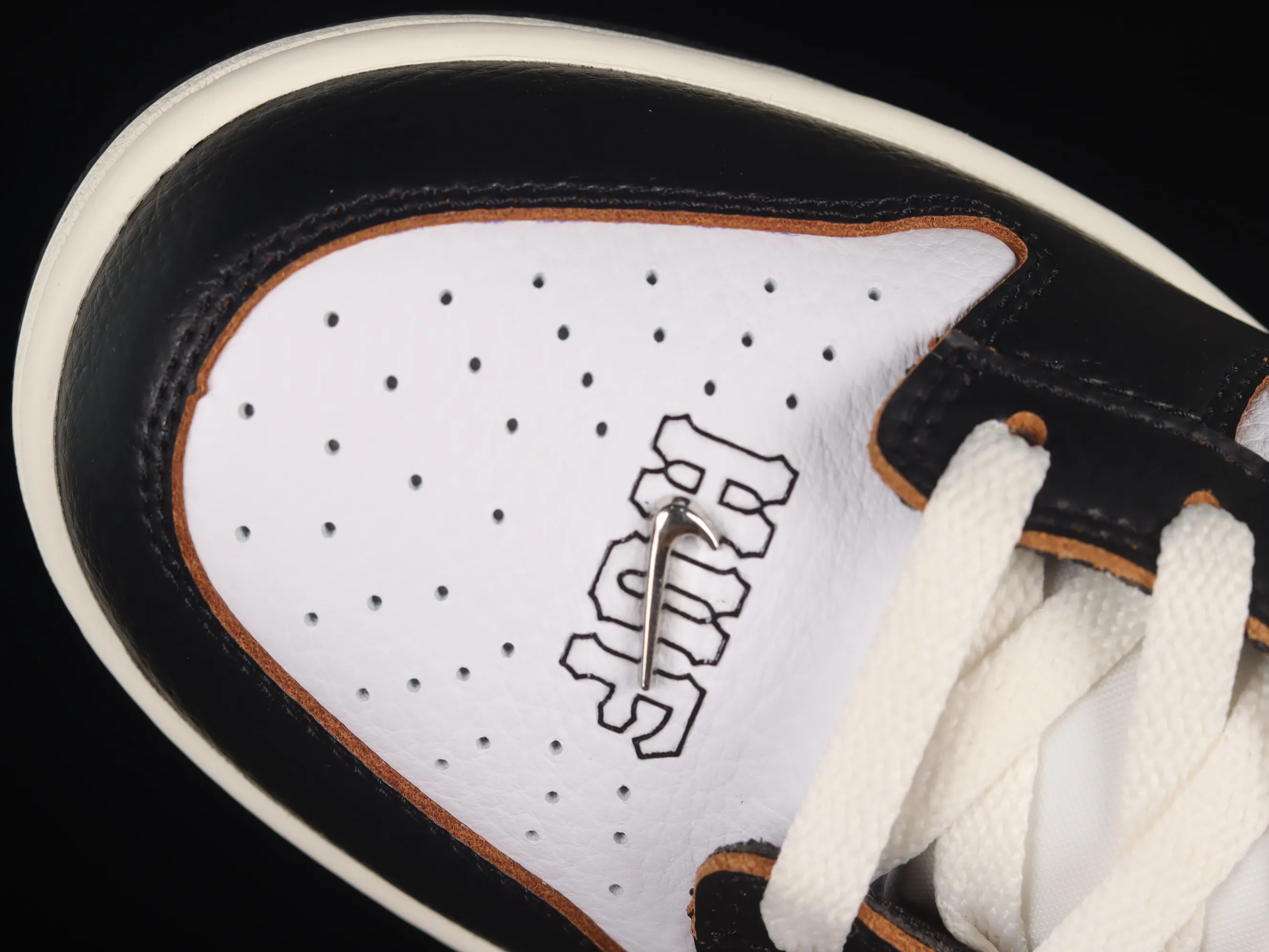 All Categories Nk SB Dunk Series Nk SB Dunk Low Low-top sneakers M version pure original HUF x Nk SB Dunk Low "San Francisco" Black and white panda joint model SB low-top sports and leisure sneakers FD8775-001